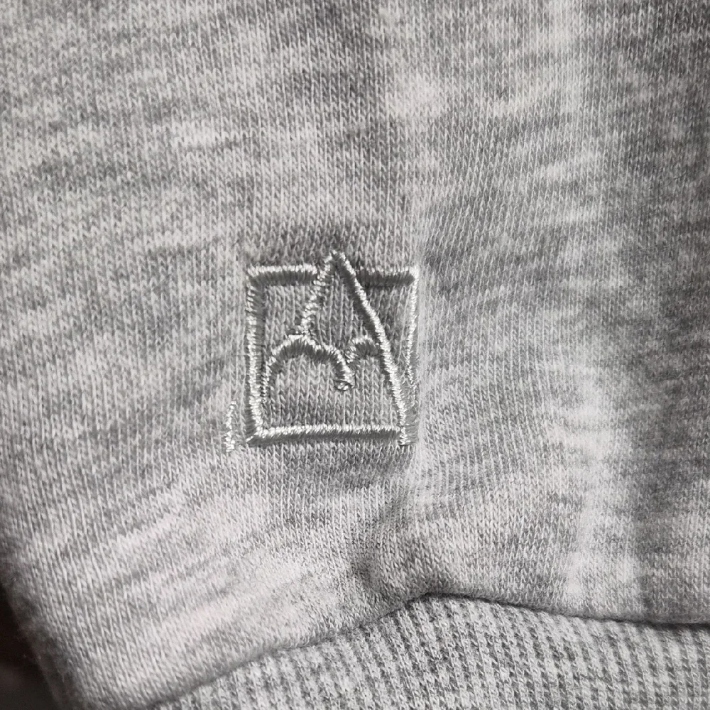 Avalanche Men's Light Gray Crewneck Sweater